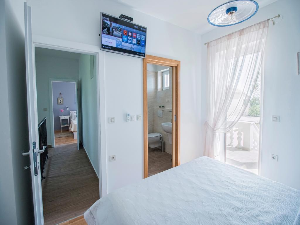 Holiday Home Lukica Привлака Номер фото